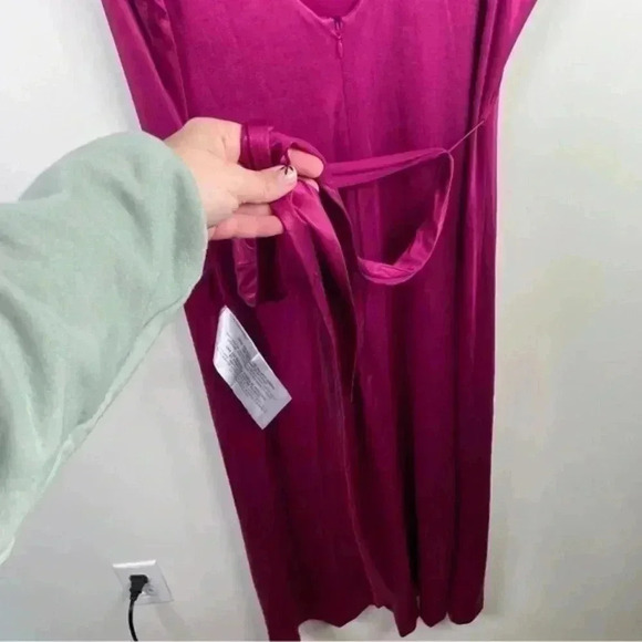Dress The Population Magenta Karlie Luxe Coated Front Slit Sleeveless Dress - Picture 7 of 12